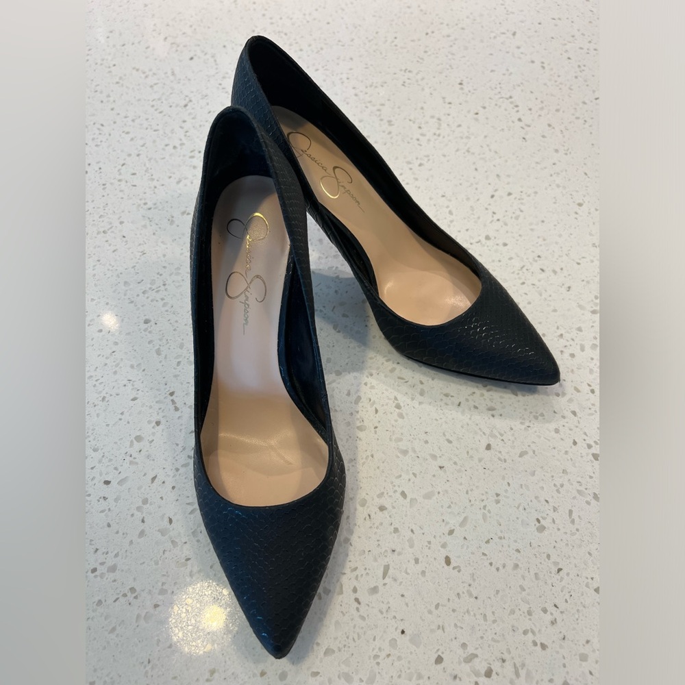 Jessica Simpson Animal Embossed Pumps Black